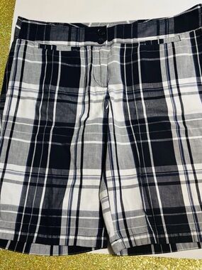 Ann Taylor Black and White Plaid Flat Front Shorts